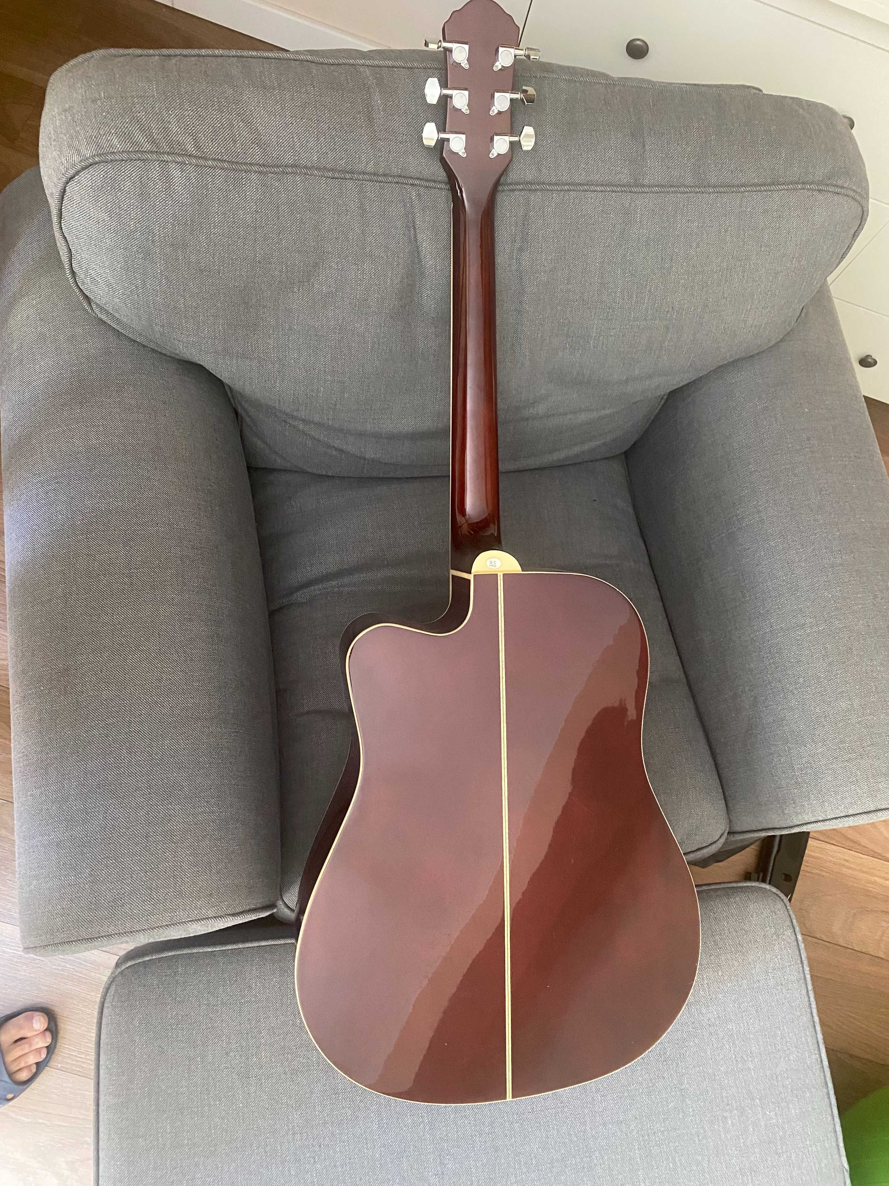 Gitara ze wzmacniaczem  Fender Acoustasonic 15 + mikrofon wokalny