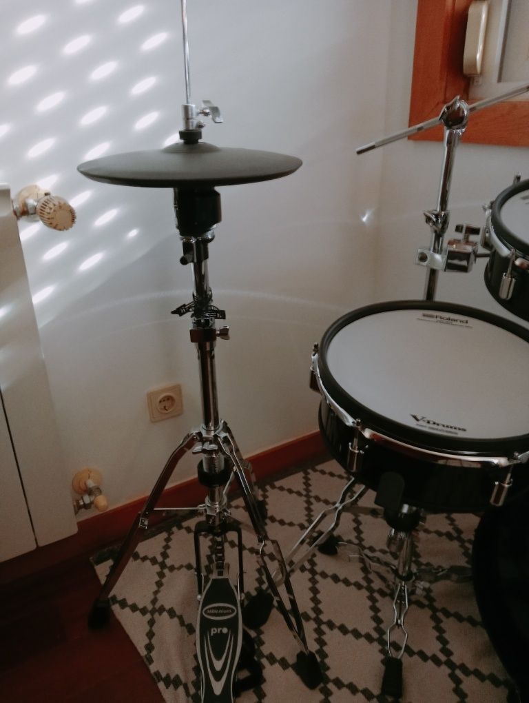 Bateria Roland VAD103 c/ ferragens