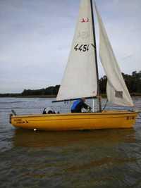 Żaglówka łódź żaglowa jacht flying sailor przyczepa Jezioro Powidzkie