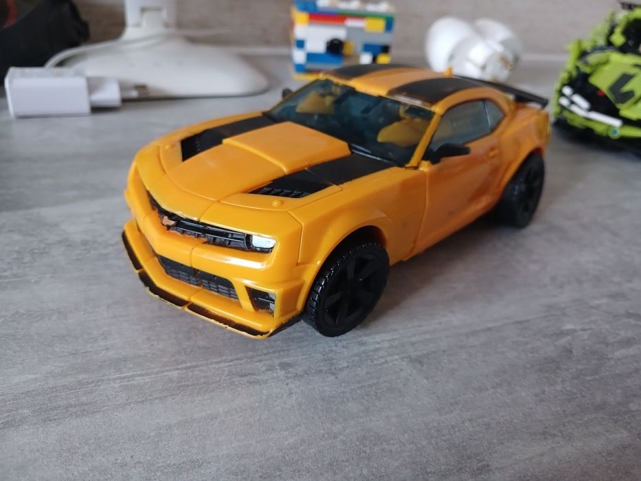 Трансформер Бамблби оригинал Hasbro