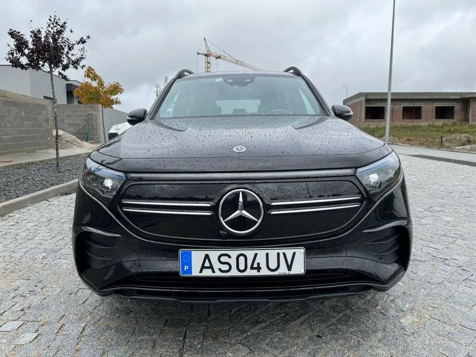 Mercedes-Benz EQB 250 Electric Art