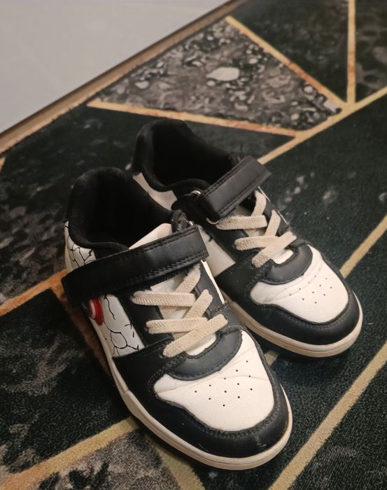 Adidasy Avengers świecące