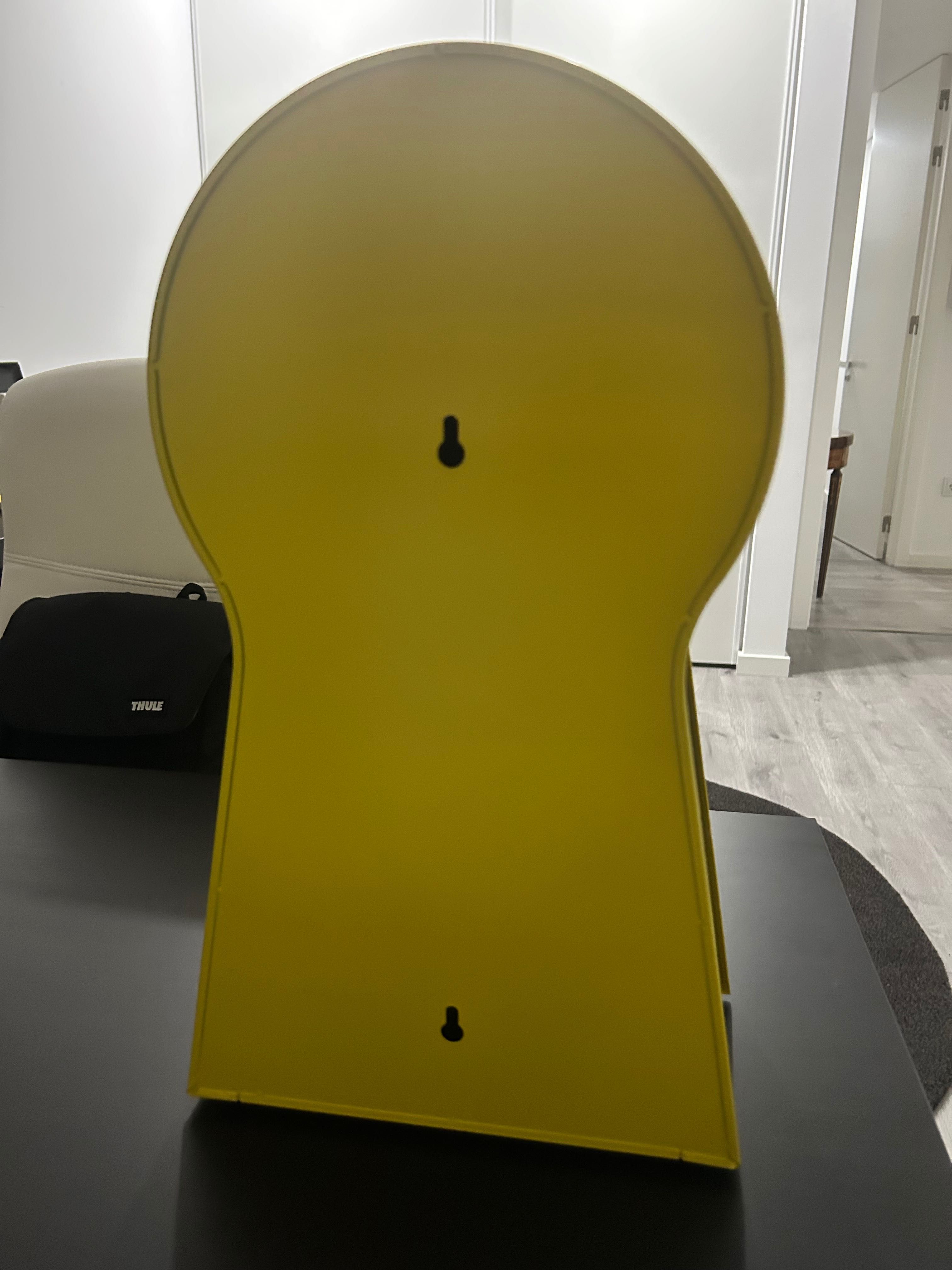Relógio amarelo de mesa/parede
