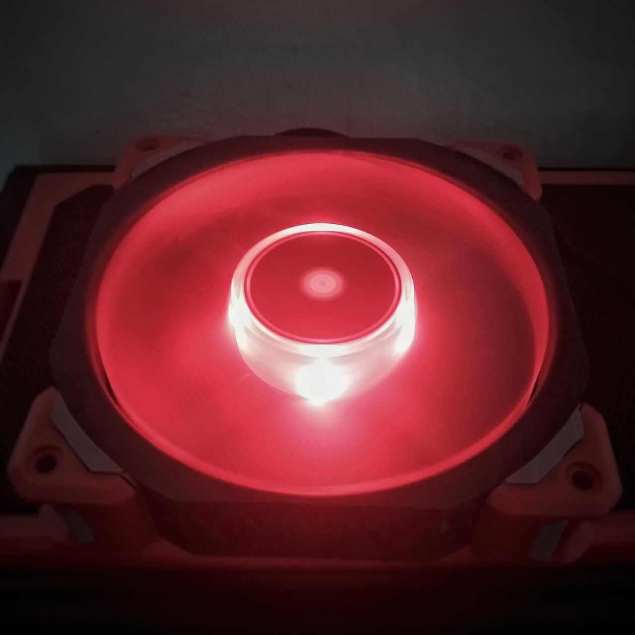 Топовий вентилятор до ПК - CORSAIR ml120 Pro LED Red
