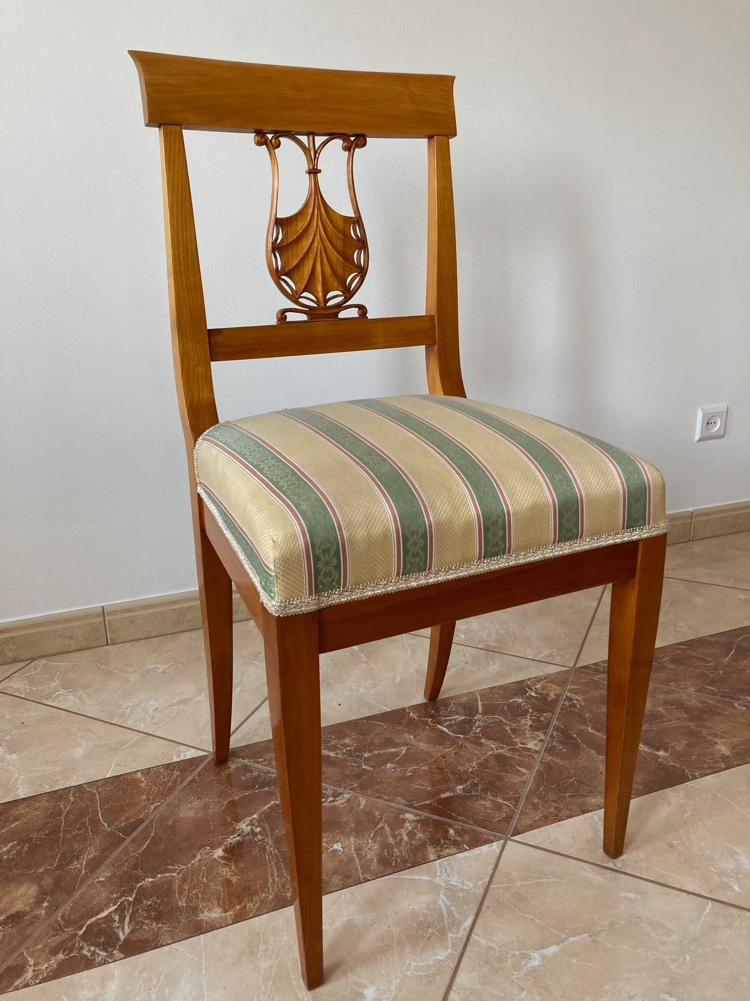 Zestaw stół z krzesłami w stylu biedermeier