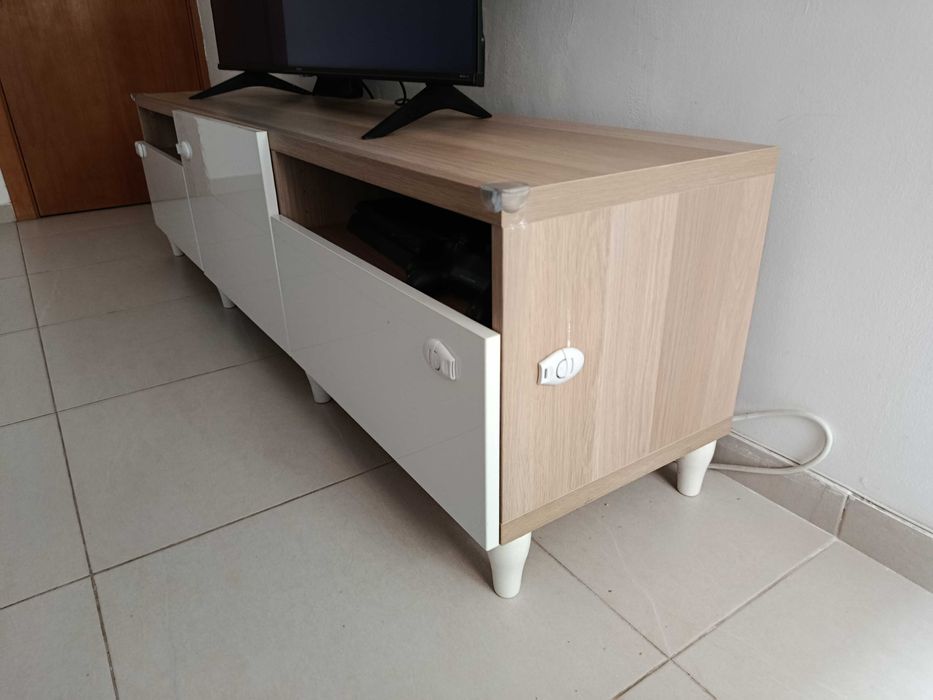 Móvel TV BESTA branco/carvalho - 180cm