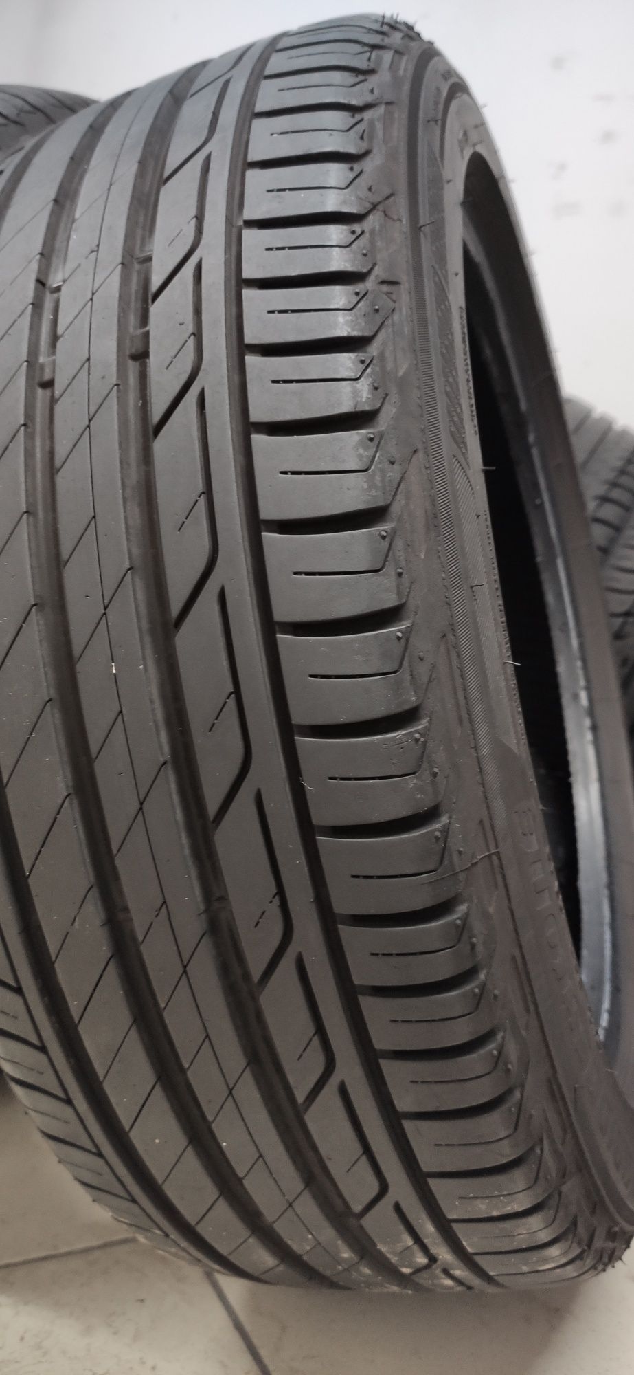 Резина R-18 215/50 92W "Bridgestone" Turanza T001, шини