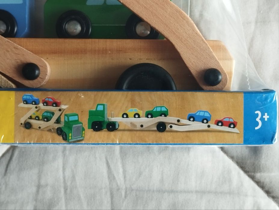 Conjunto Camião e Carrinhos NOVO