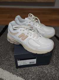 New balance 2002r