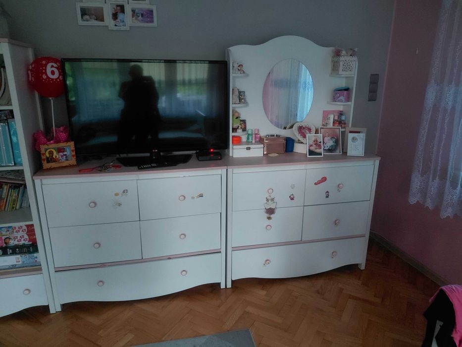 Meble do pokoju dziewczęcego