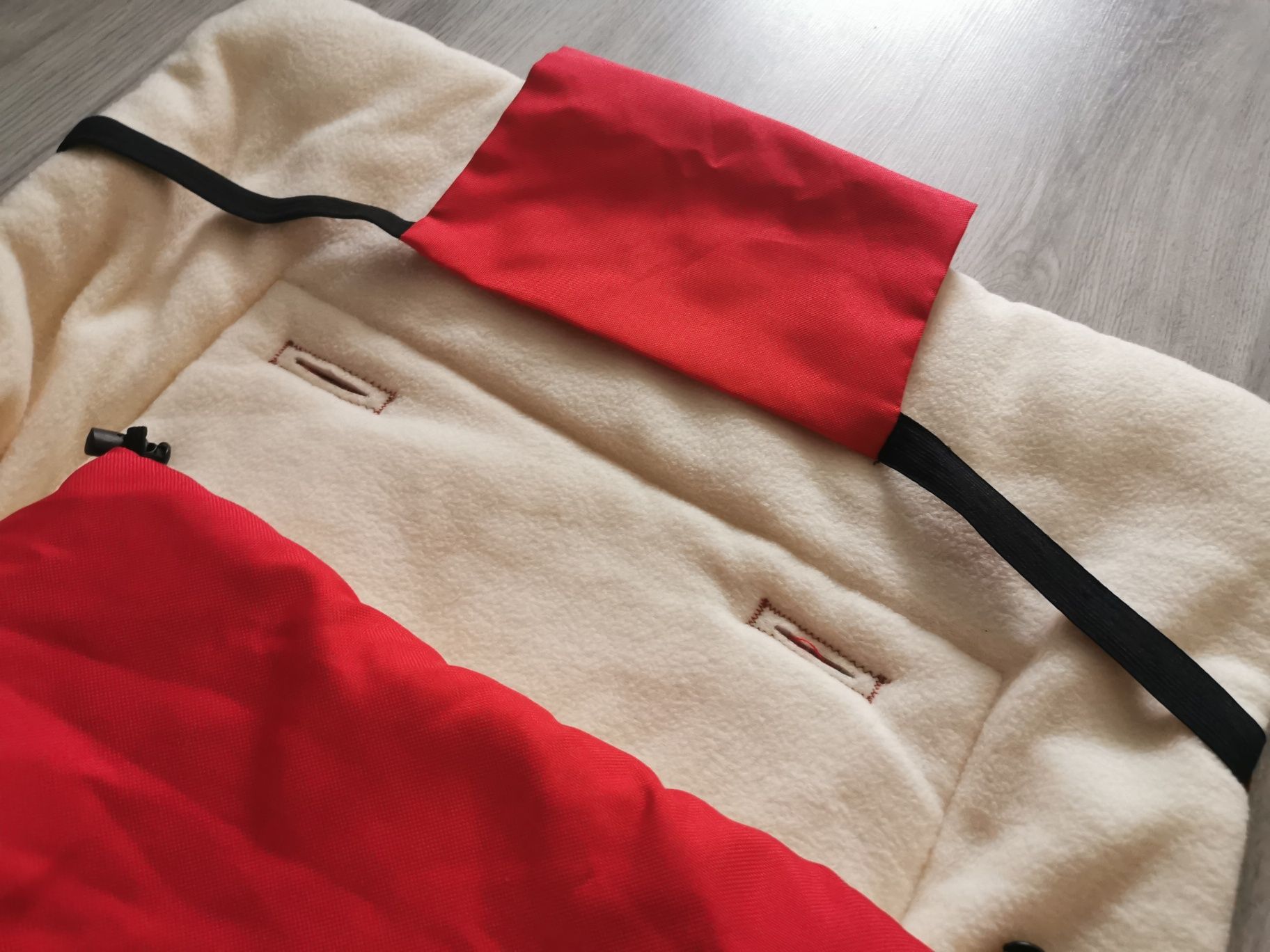 Śpiwór w idealnym stanie, do wózka, sanek, czerwony i kremowy, 85x45