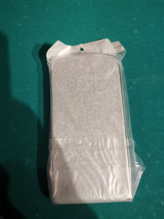 Etui zamykane w pionie case pokrowiec futerał do LG K40 czarne