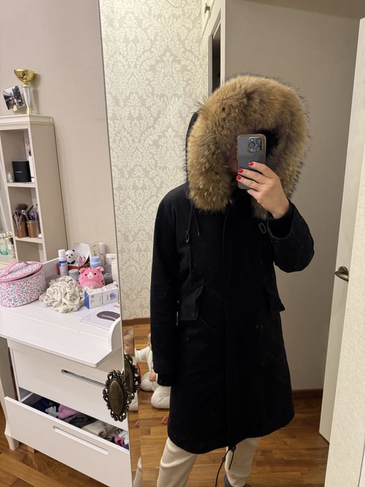 Парка з хутром чорна