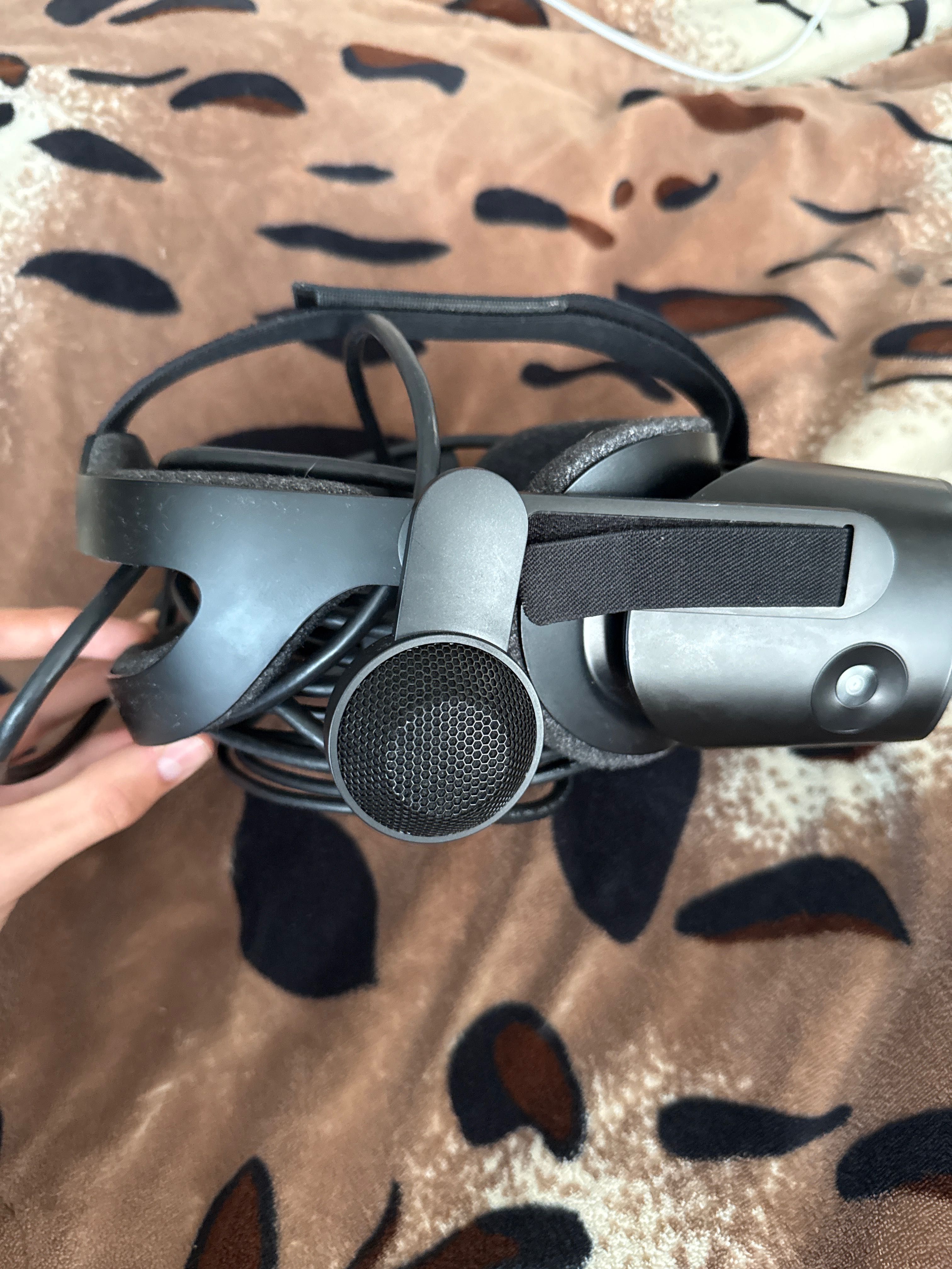 **HP Reverb G2 VR v2**  найкраща бюджетна VR гарнітура без док станцій
