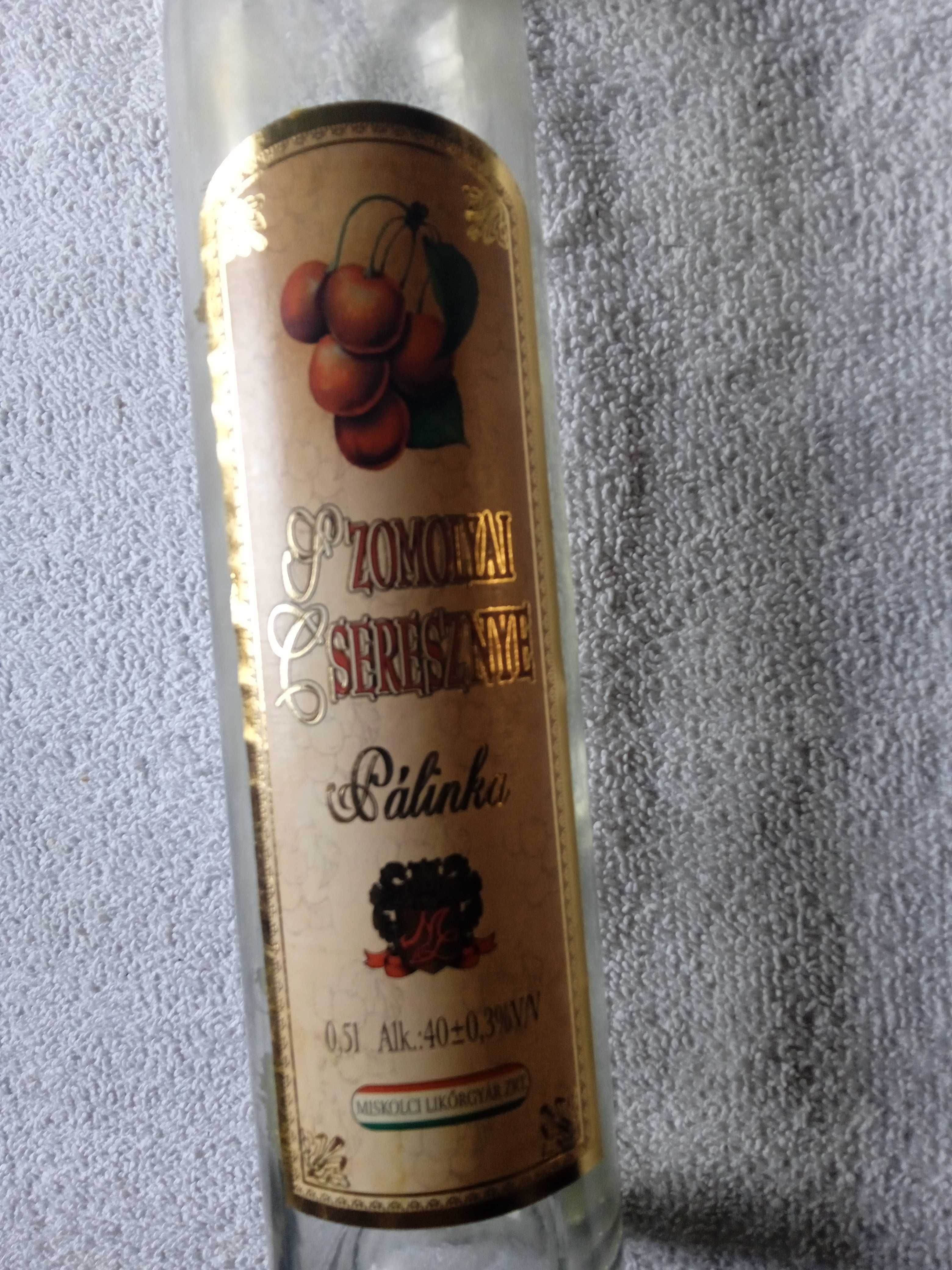 Kolekcjonerska butelka od węgierskiego Palinka, 0,5 l. 40%. Lata 90