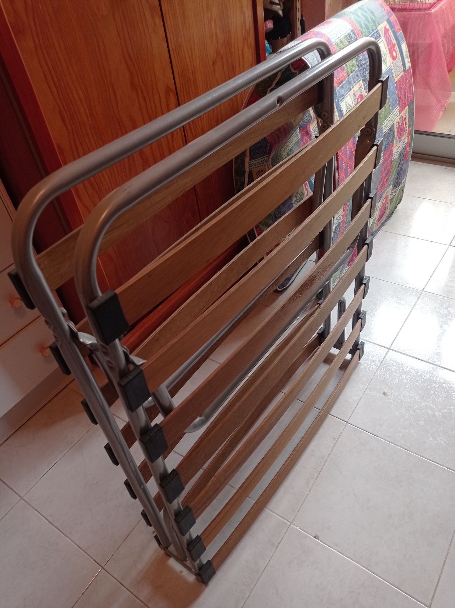 Cama Dobrável de Solteiro