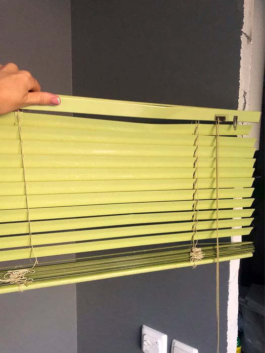 Жалюзи оконные зеленые