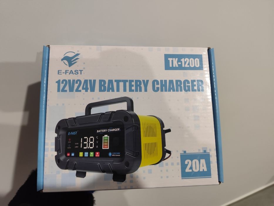 Импульсное зарядное устройство E-Fast TK-1200 12V20A/24V10A