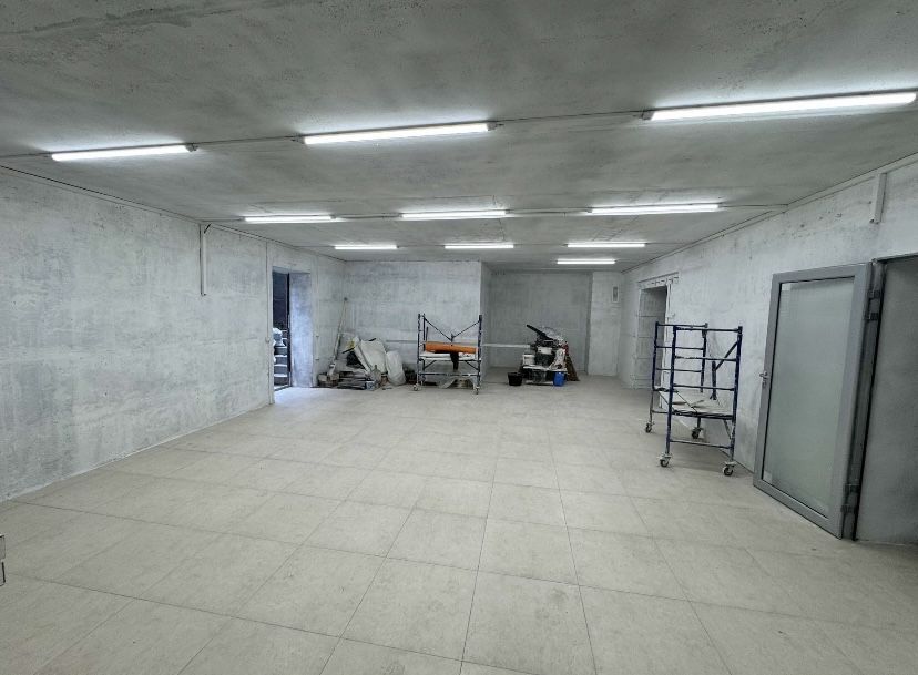 Продажа нового помещения пр.Героев Украины 290м 170000$