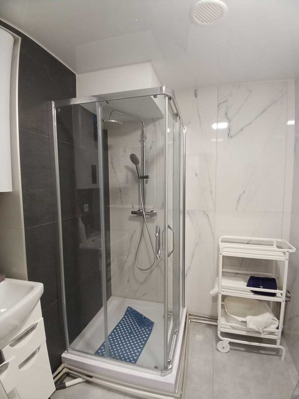 Оболонь. 111 кв.м.. Оренда під салон краси, Квіти. 40000 грн.