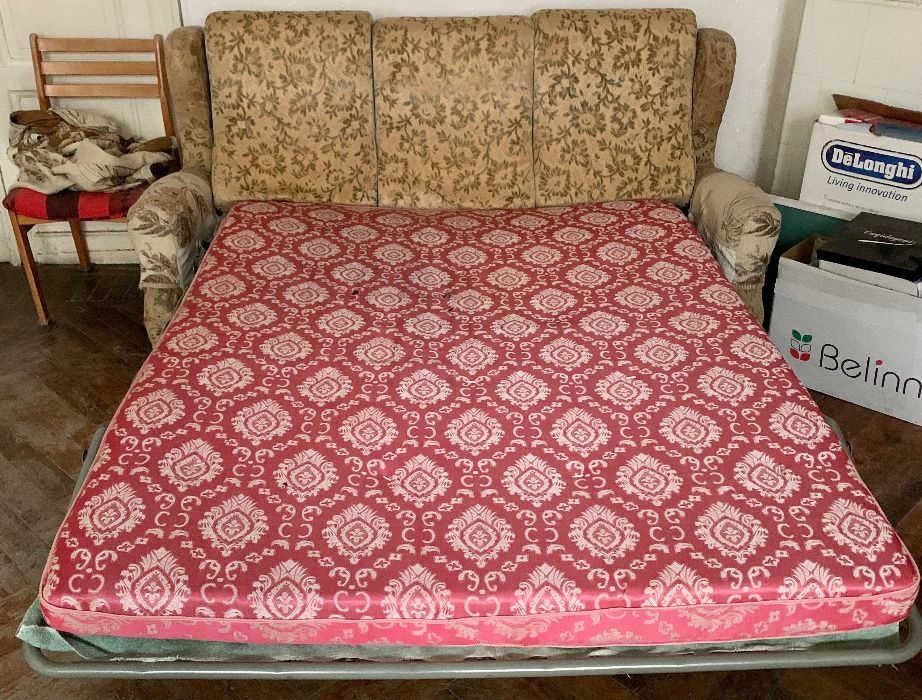 Продам мягкий уголок (раскладной диван + 2 кресла)