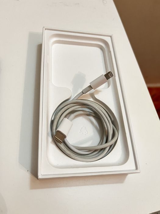 Iphone SE  2022 3 Generacji , 128 GB Midnight