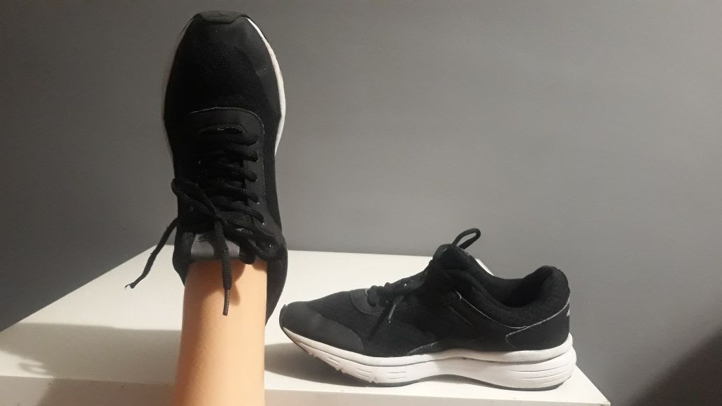 Sprzedam adidasy r.38.