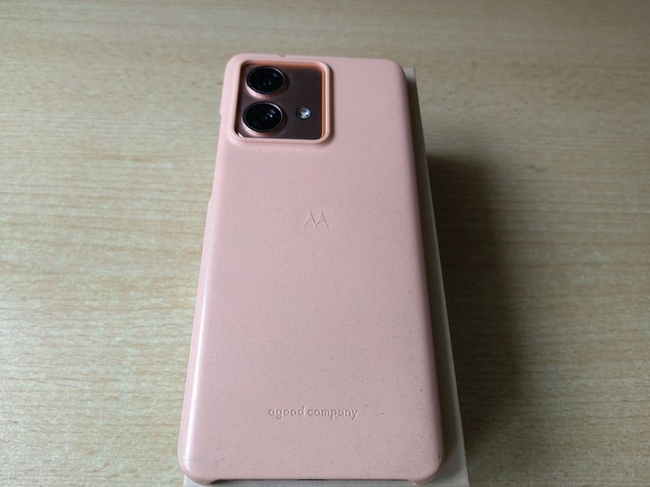 Motorola EDGE 40 neo 12/256gb gwarancja jak nowy Pantone Peach Fuzz
