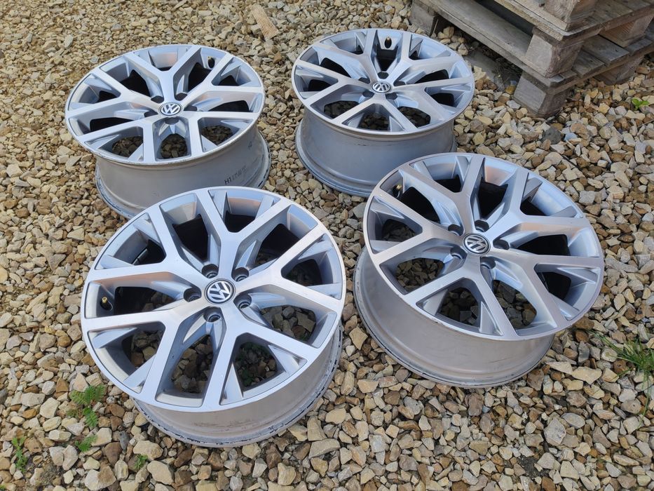 Felgi aluminiowe 17" 5x100  oryginał VW polo cross polo . Skoda Rapid