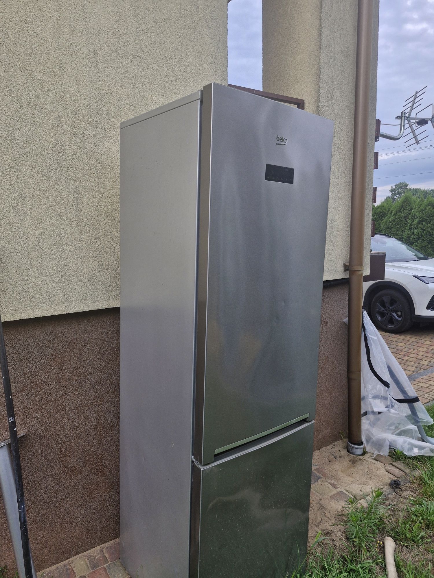 Lodowka Beko srebrna