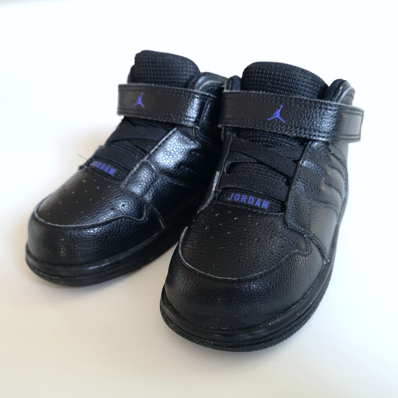 Czarne, skórzane buty sportowe Nike Jordan, rozmiar 25