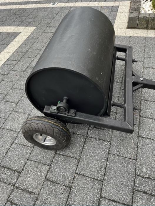 Wynajem walec ogrodowy, niwelator terenu, posypywarka do ziemi piasku