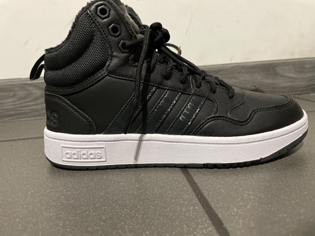 Czarne za kostkę buty Adidas rozm.  38,5