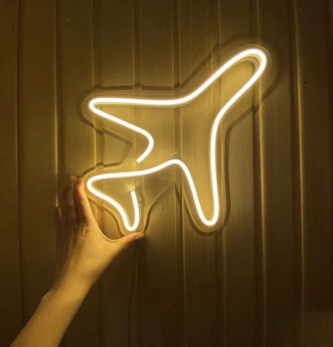 Літачки з неону, в наявності 12 шт.