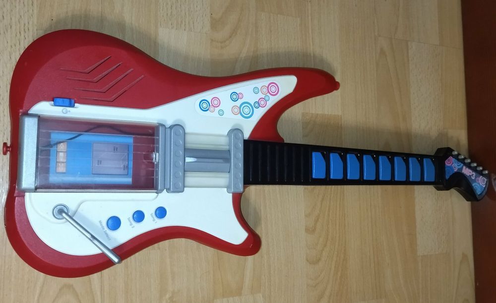 Детская электрогитара Simba.
