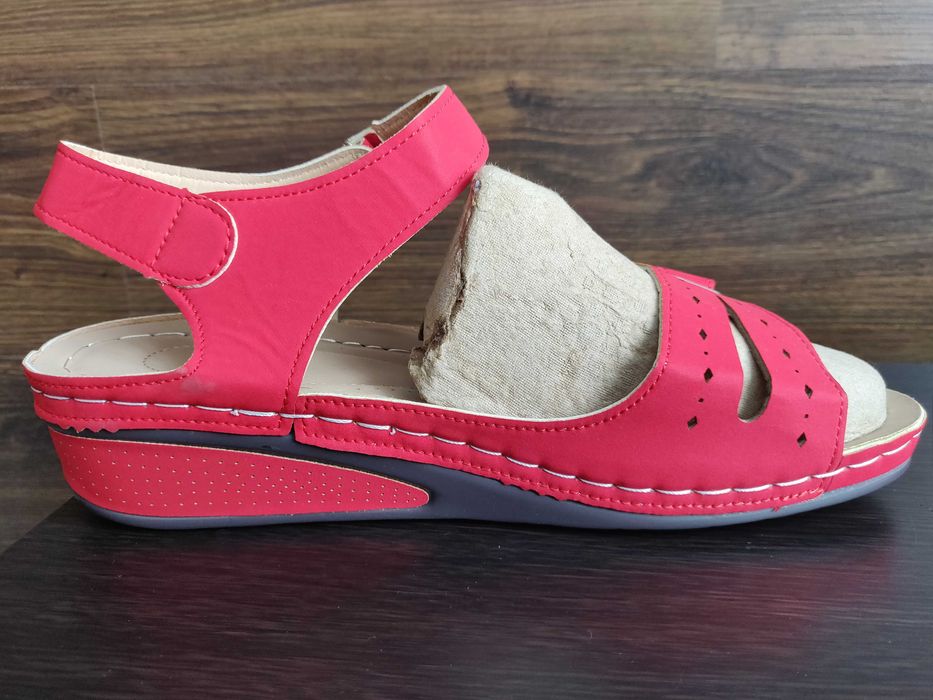 Женские ортопедические сандалии  на танкетке р. 42 стелька 26 см.