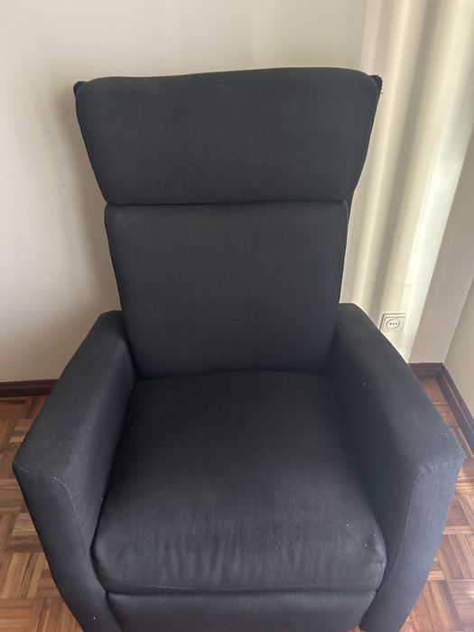 Poltrona preta extensivel