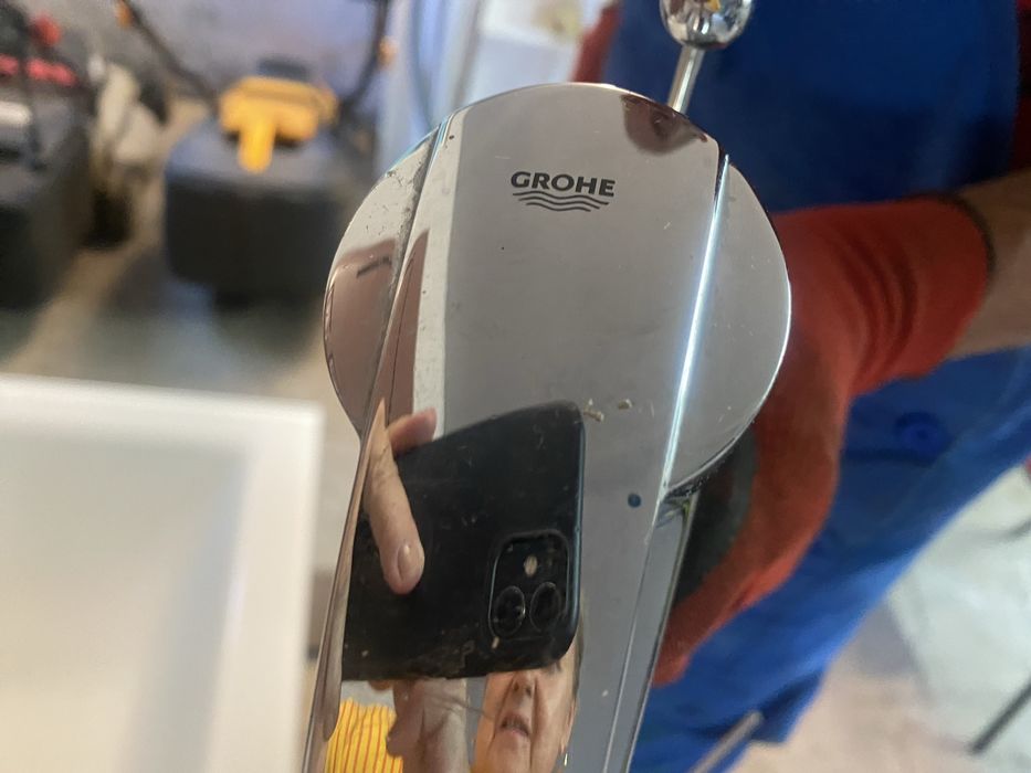 Zestaw łazienkowy , szafka wisząca z pumywalką