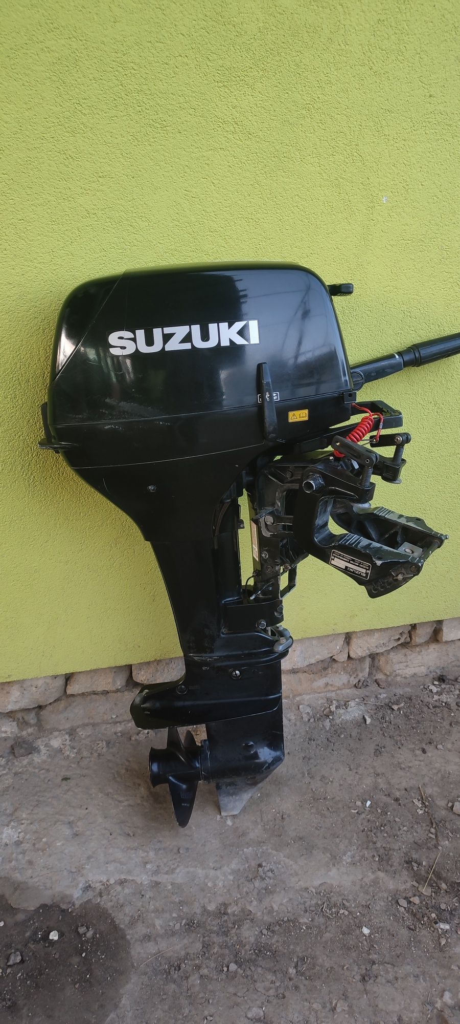 Продам лодочний мотор Suzuki 15
