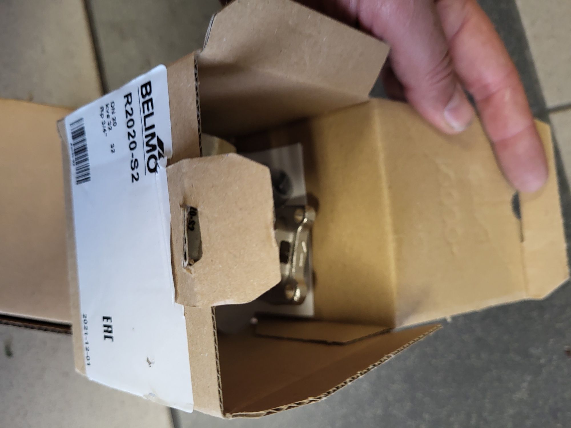 Siłownik i zawór Belimo LR24A, R2020-S2