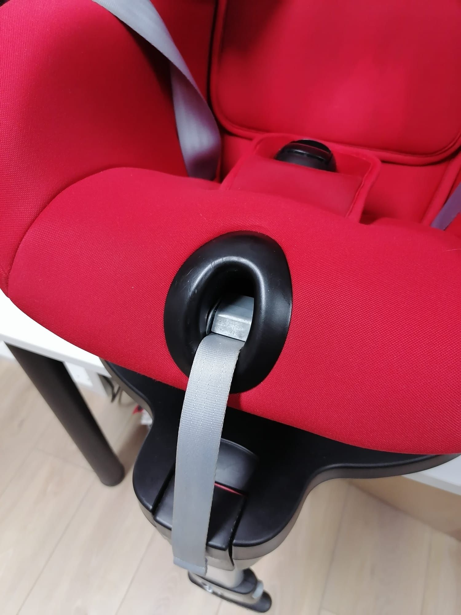 Fotelik samochodowy Britax Romer Dualfix M I-Size SICT Inside Fire Red