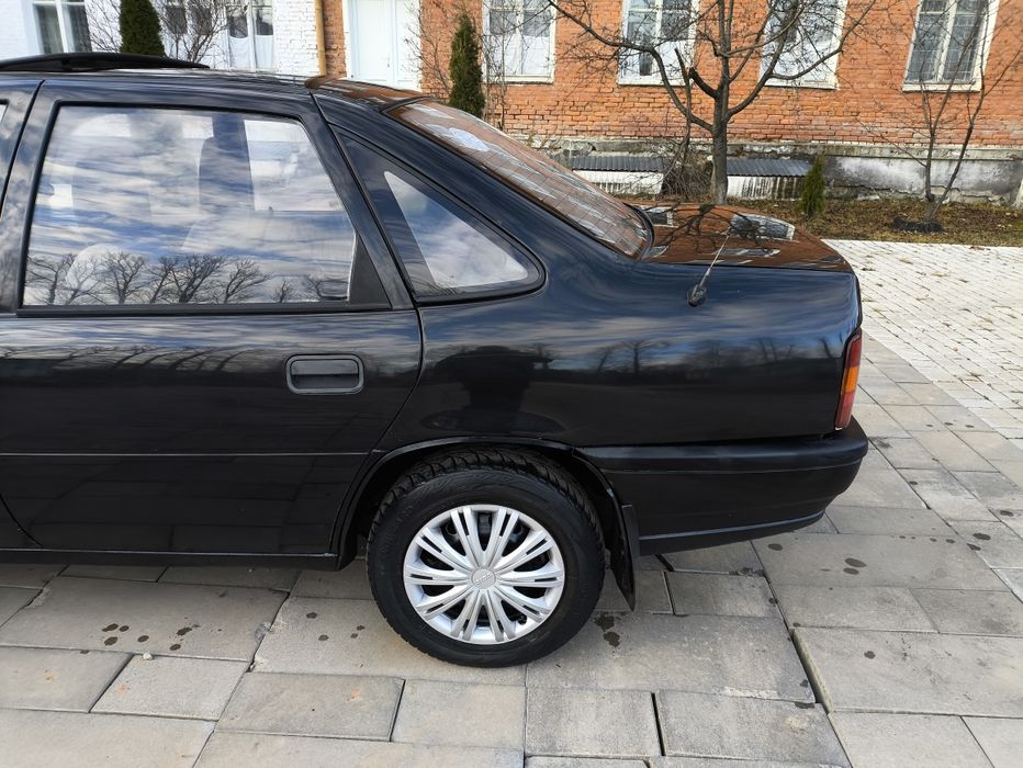 Opel Vektra A 1.6 Бензин в гарному стані Вектра авто машина