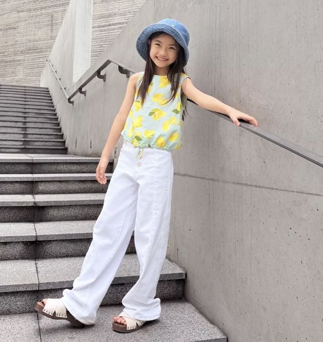 нові білі джинси Zara 13-14 років