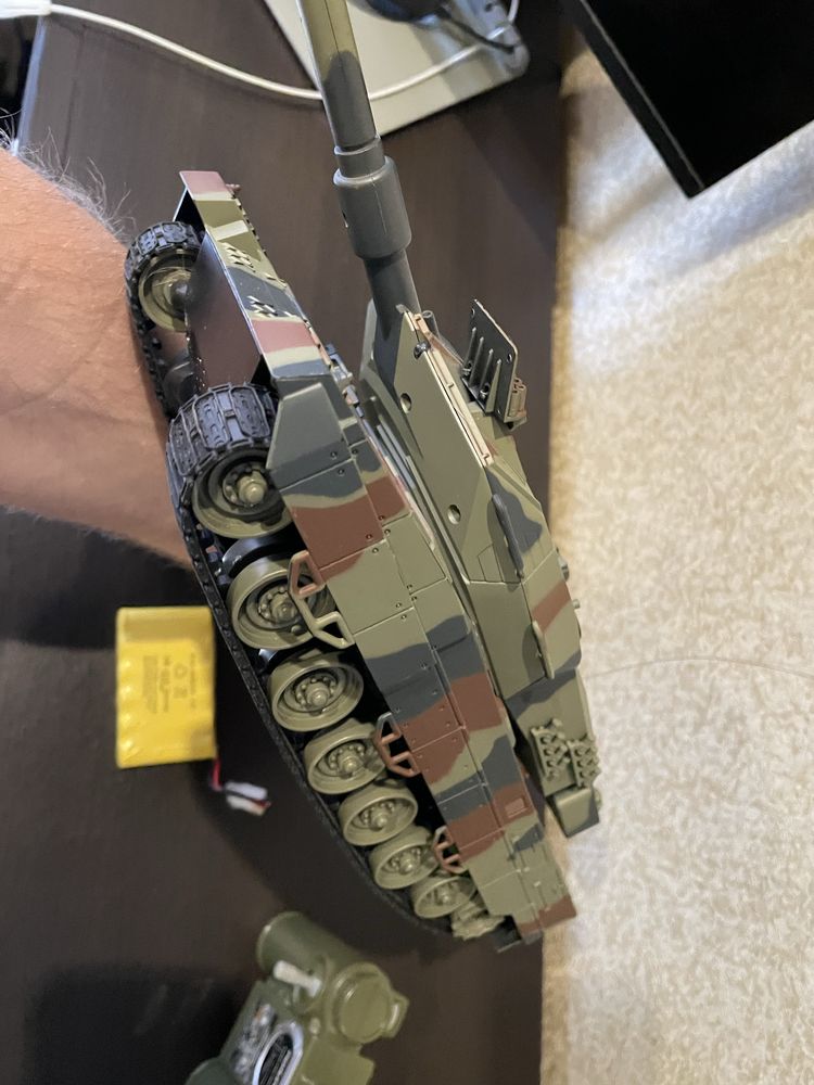 Танк на радіокеруванні Leopard 2 А6