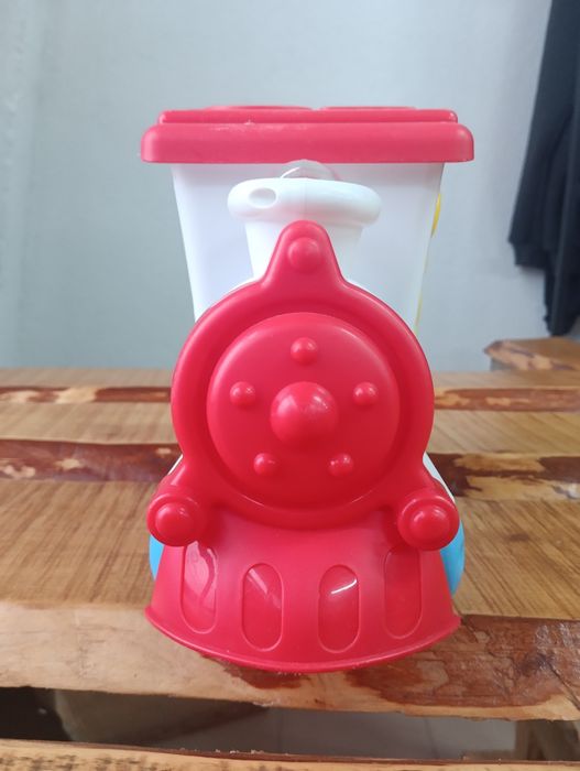 Дитяча іграшка Поїзд -сортер фігурок Iittle tikes.