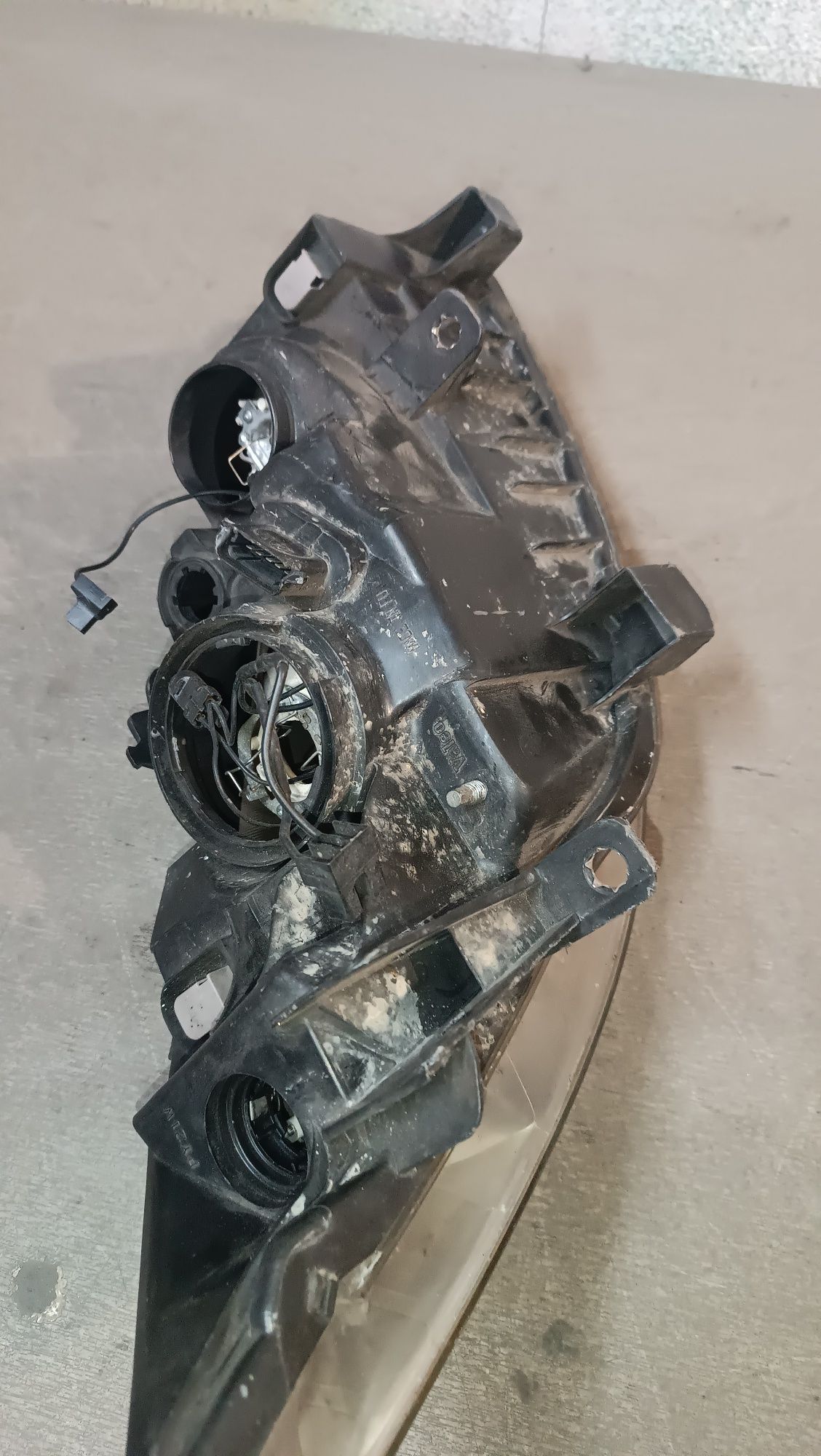 Vendo farol esquerdo de Renault Megane 2 ano 2003/08