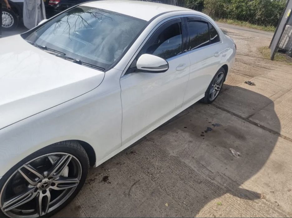 Mercedes e213 2.0d AMG Правий руль