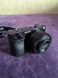 Фотоапарат Sony a6000 з об'єктивом 16-50