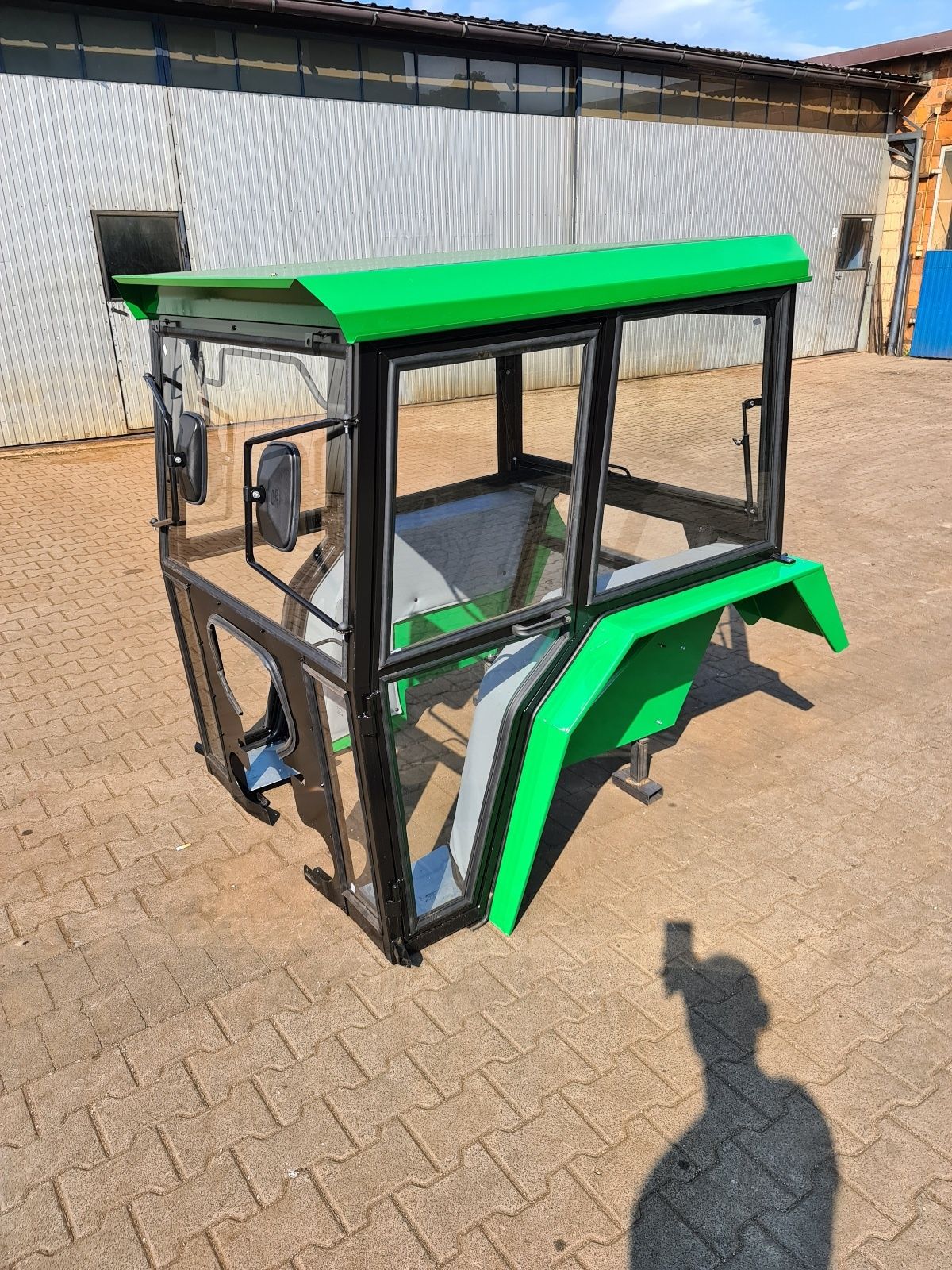 Kabina C360 C330 Kabina ciągnikowa C360 C330 Ursus c360