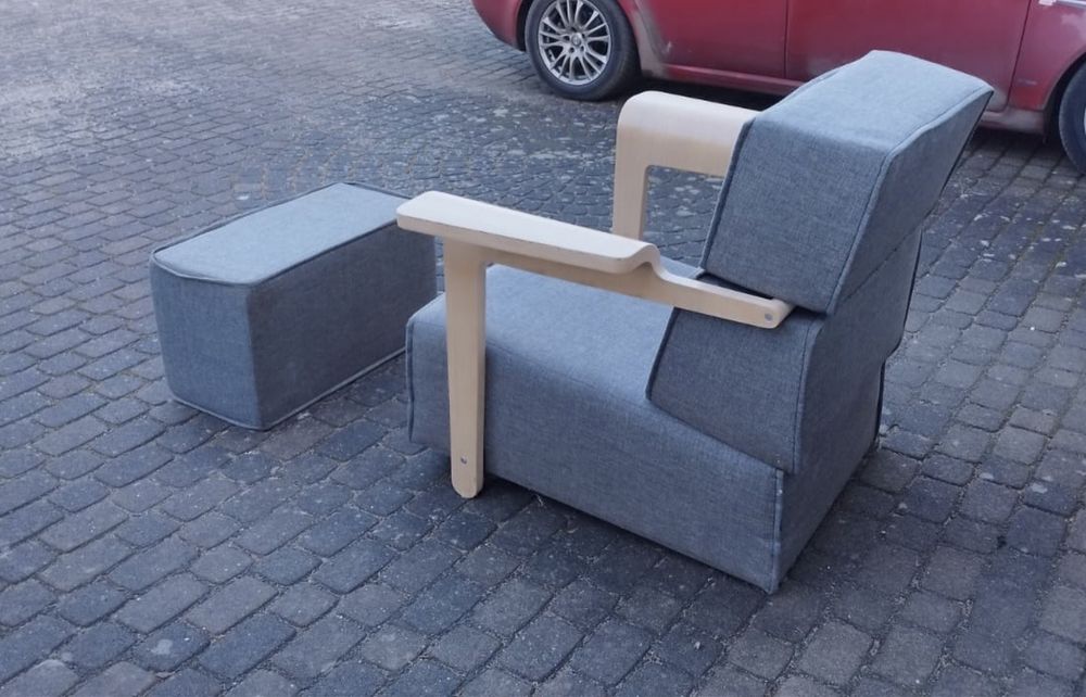 Fotel z podnóżkiem rozkładany z funkcją spania